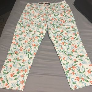 White size 12 capri